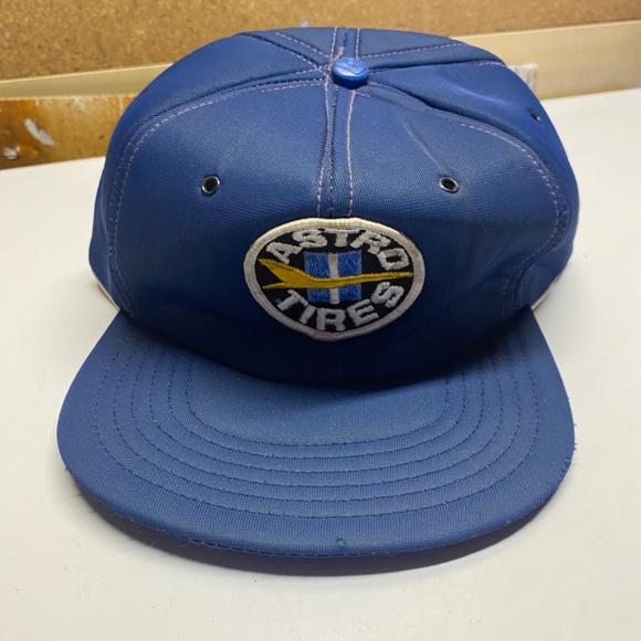 Vintage trucker hats - Picture 2 of 6